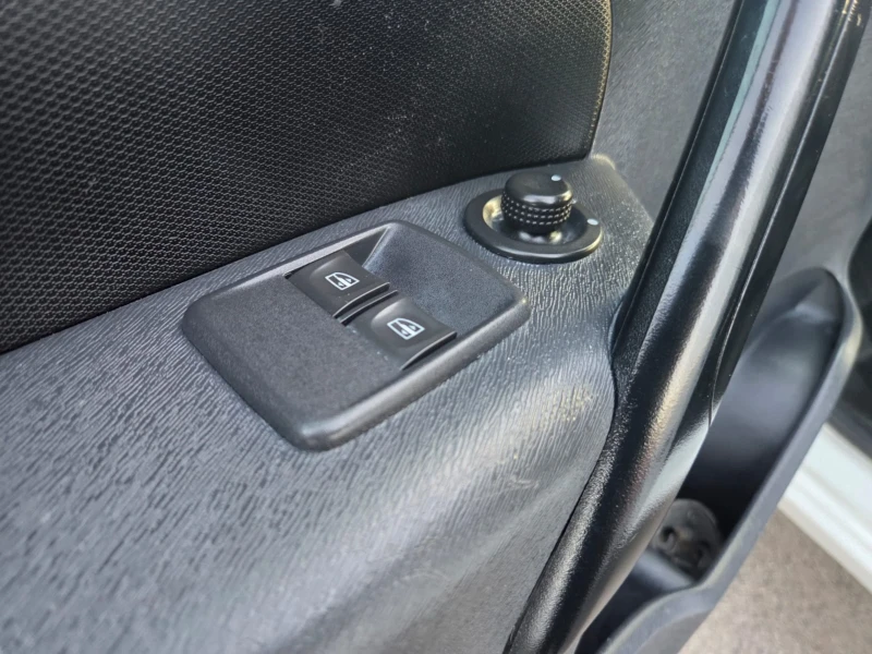 Renault Kangoo 1.5 dci 3 МЕСТА, снимка 13 - Автомобили и джипове - 52420774