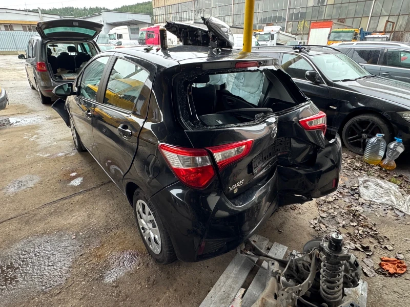 Toyota Yaris 1.0 benzin 50000km, снимка 8 - Автомобили и джипове - 52710960