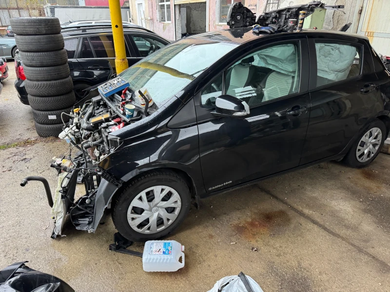 Toyota Yaris 1.0 benzin 50000km, снимка 5 - Автомобили и джипове - 52710960