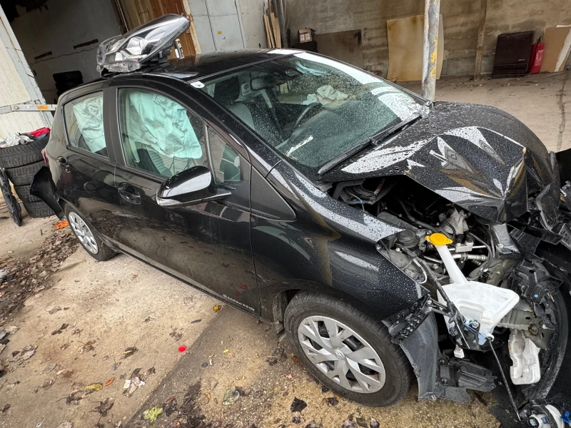 Toyota Yaris 1.0 benzin 50000km, снимка 2 - Автомобили и джипове - 52710960