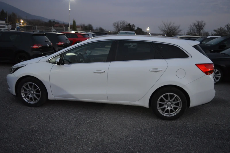 Kia Ceed 1.6CRDI-AVTOMAT, снимка 8 - Автомобили и джипове - 52711196