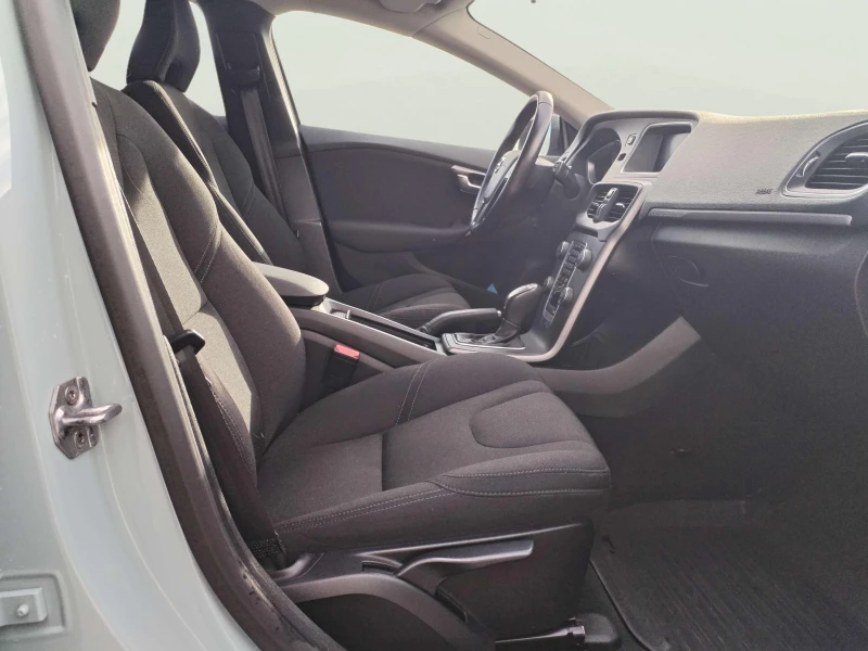 Volvo V40 Cross Country 1.5, снимка 9 - Автомобили и джипове - 52830728
