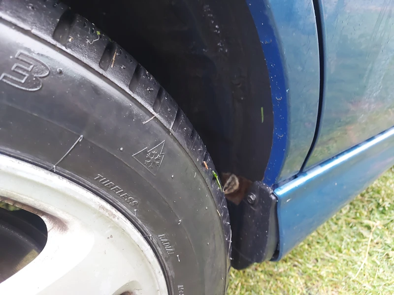 Nissan Almera tino, снимка 6 - Автомобили и джипове - 52916254