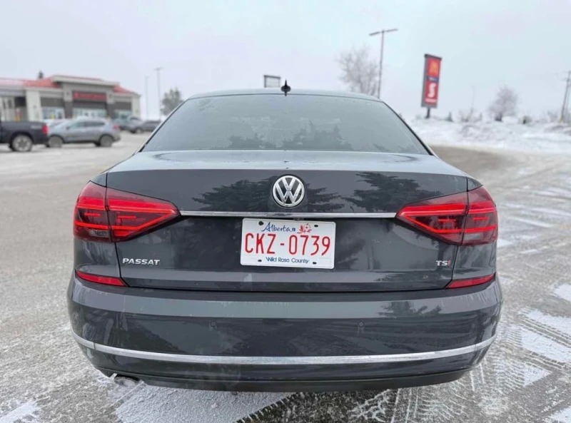VW Passat 2017 * ПОДГРЕВ * ПАНОРАМА * ОТ ПРЕДСТАВИТЕЛСТВО, снимка 5 - Автомобили и джипове - 53306653