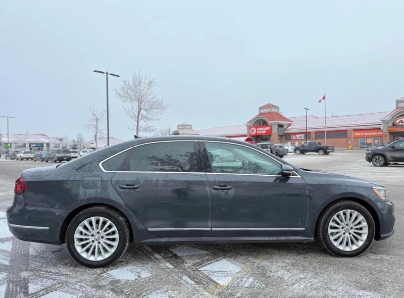 VW Passat 2017 * ПОДГРЕВ * ПАНОРАМА * ОТ ПРЕДСТАВИТЕЛСТВО, снимка 6 - Автомобили и джипове - 53306653