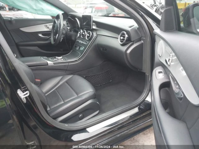 Mercedes-Benz C 300, снимка 7 - Автомобили и джипове - 48586452