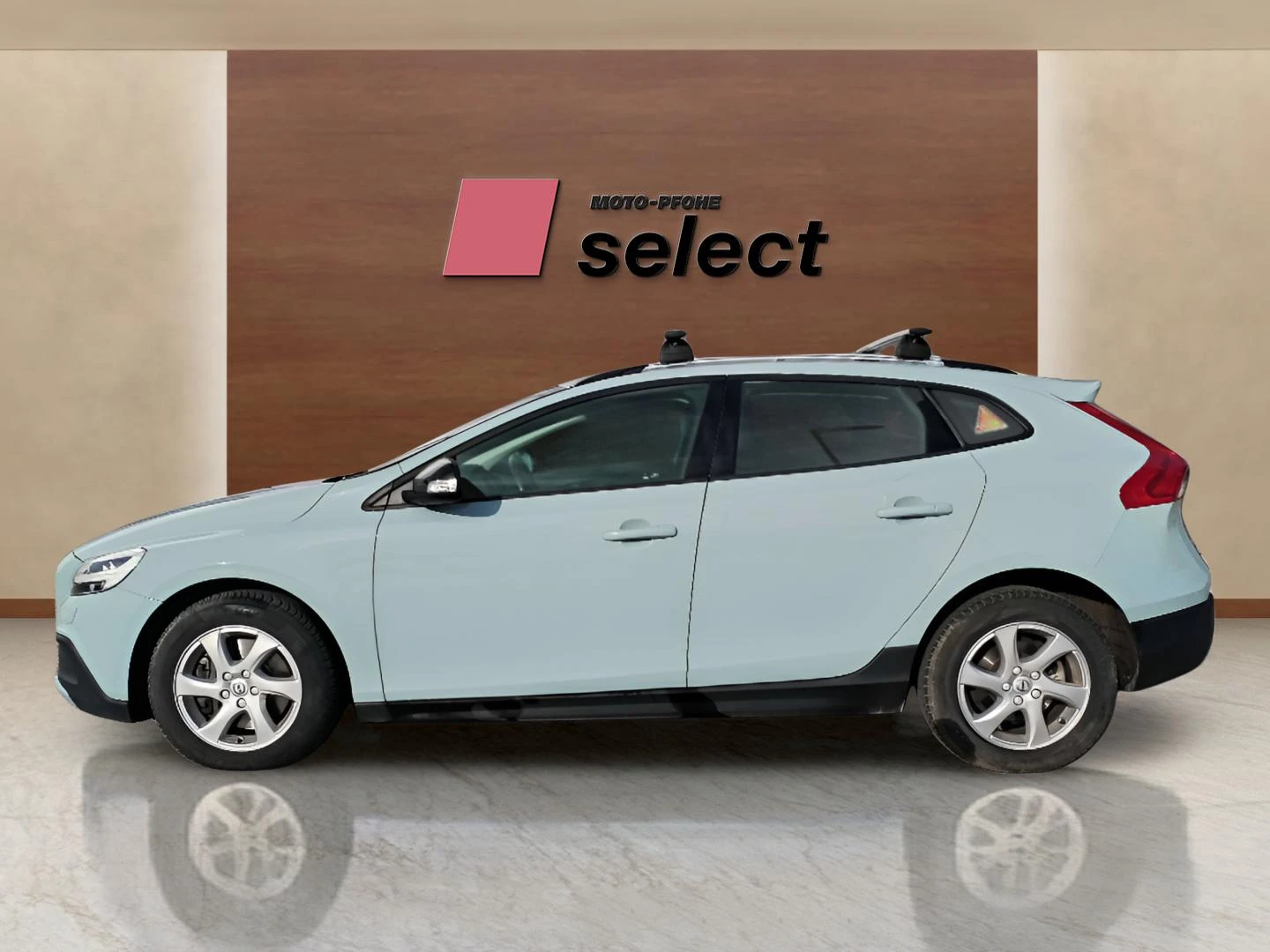 Volvo V40 Cross Country 1.5 - изображение 8