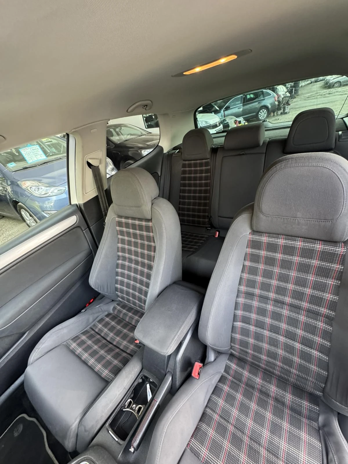 VW Golf R-Line  ТОП Състояние, снимка 7 - Автомобили и джипове - 54207773