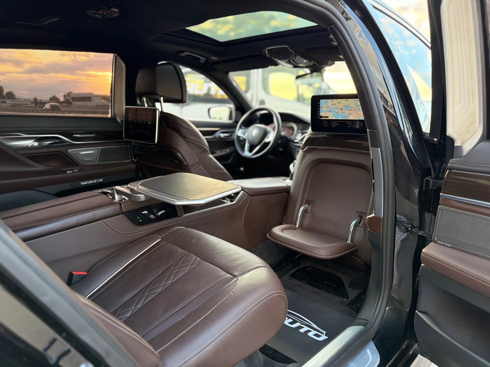 BMW 730 Ld= xDrive= M-pack= Aero Pack= Individual= 3xTV= , снимка 12 - Автомобили и джипове - 54543607