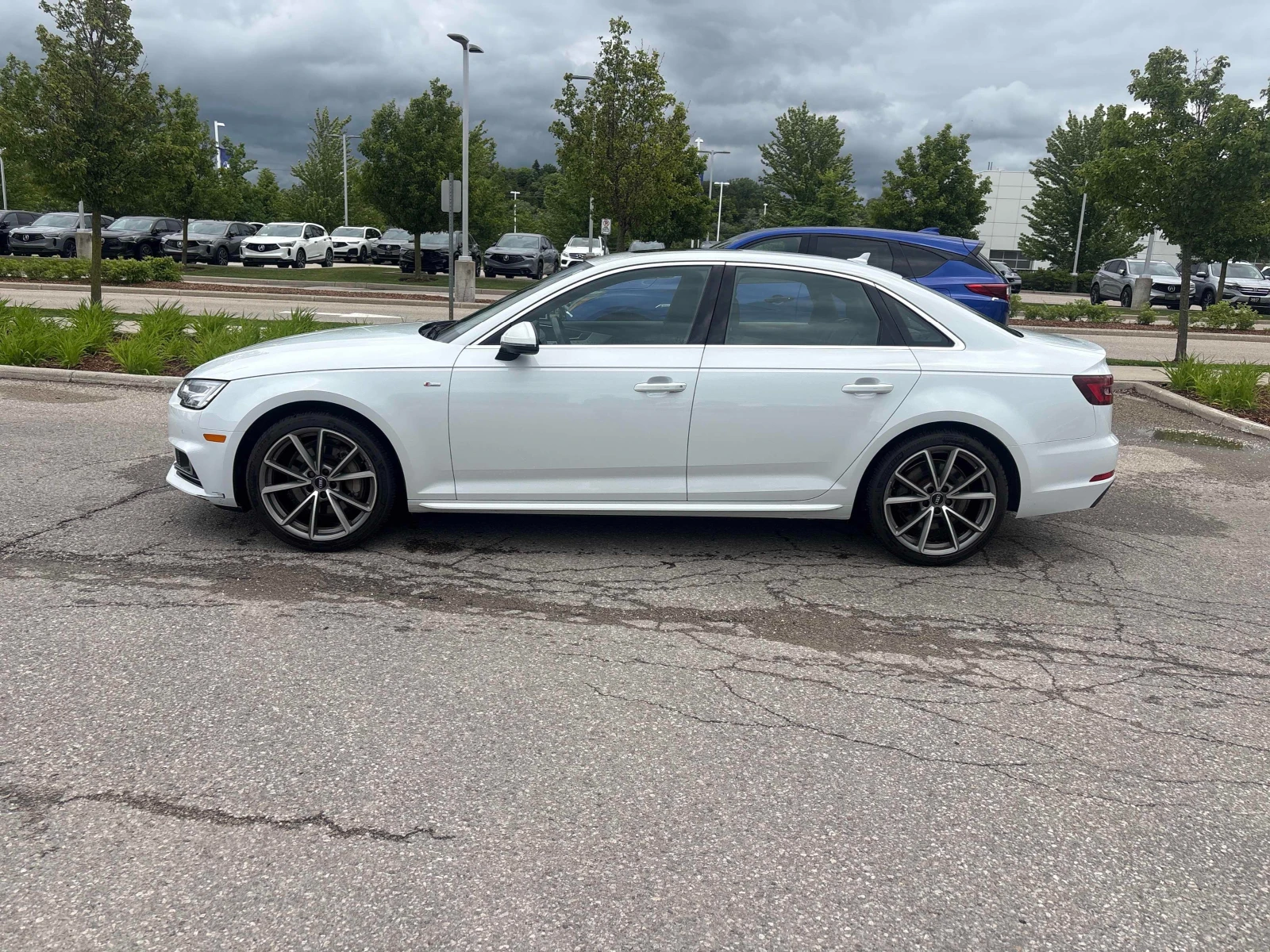Audi A4 Technik * S-Line * 1 СОБСТВЕНИК * 2 KЛЮЧА, снимка 3 - Автомобили и джипове - 54964043