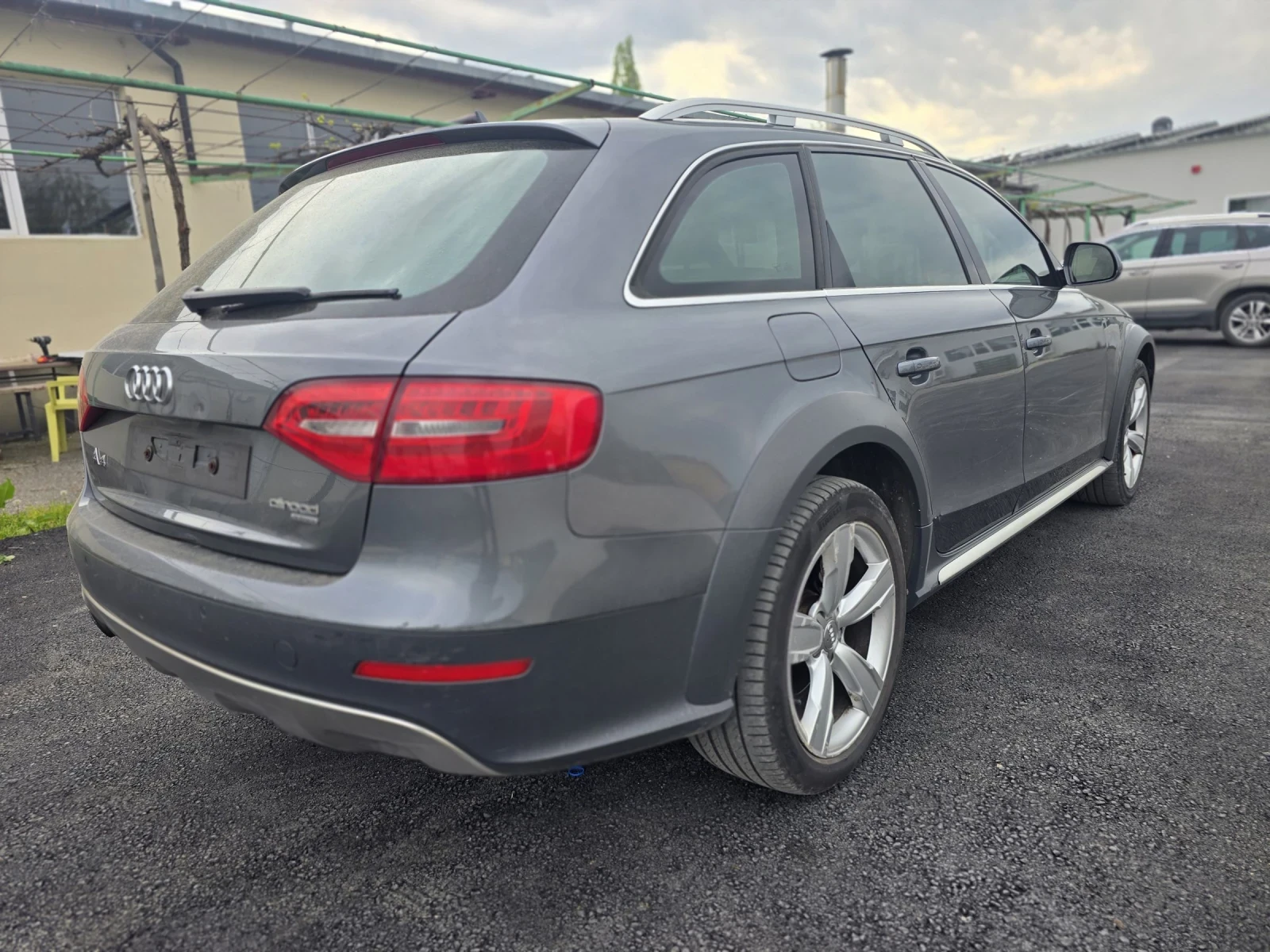 Audi A4 Allroad 2.0TDi Quattro , снимка 4 - Автомобили и джипове - 54983392