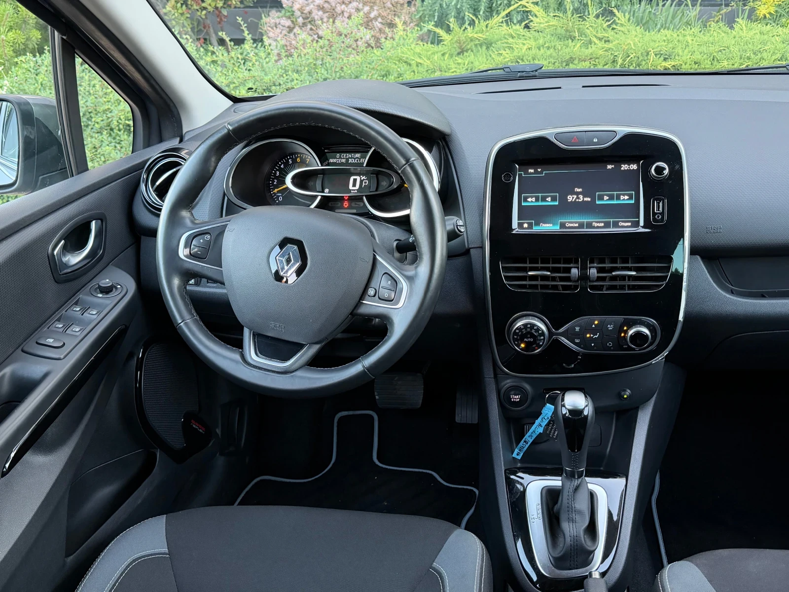 Renault Clio 1.2tce Automatic, снимка 10 - Автомобили и джипове - 55179977