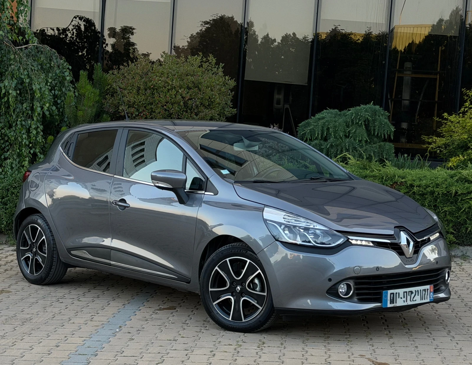 Renault Clio 1.2tce Automatic, снимка 2 - Автомобили и джипове - 55179977