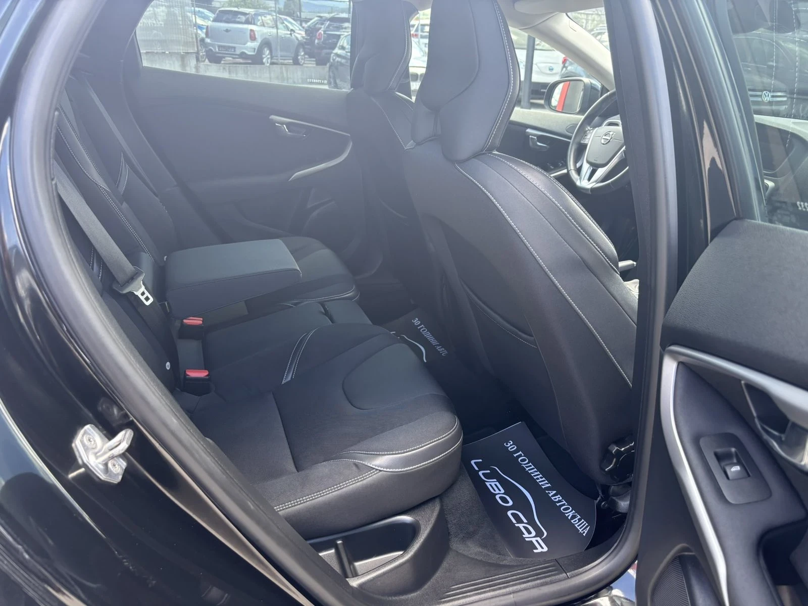Volvo V40 2.0D-120kc.AUTOMATIK, снимка 11 - Автомобили и джипове - 55240643