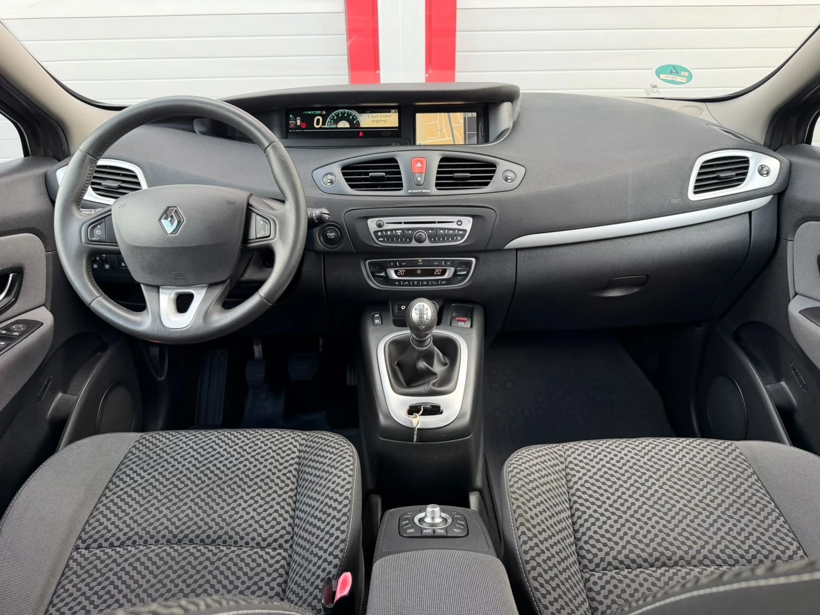 Renault Scenic 1.4TCE START STOP NAVI KLIMATRONIK 6-SPEED ЛИЗИНГ, снимка 14 - Автомобили и джипове - 55282476