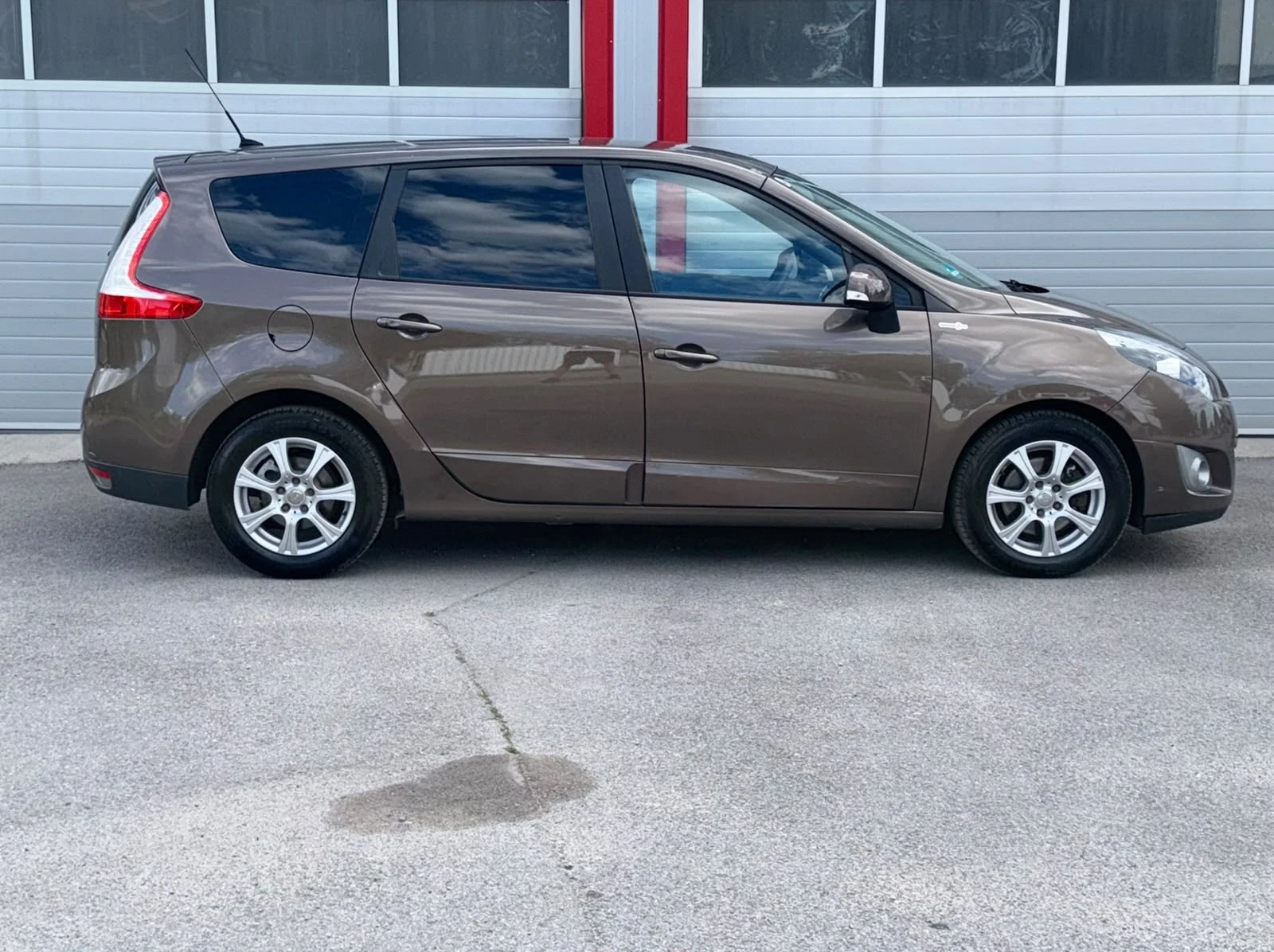 Renault Scenic 1.4TCE START STOP NAVI KLIMATRONIK 6-SPEED ЛИЗИНГ, снимка 7 - Автомобили и джипове - 55282476