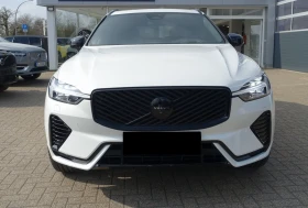 Volvo XC60 T6* AWD* BLACK EDTITION* PLUG-IN* DISTR* KEYLESS* , снимка 2