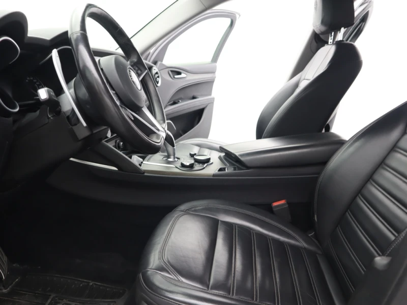 Alfa Romeo Stelvio, снимка 5 - Автомобили и джипове - 51193216
