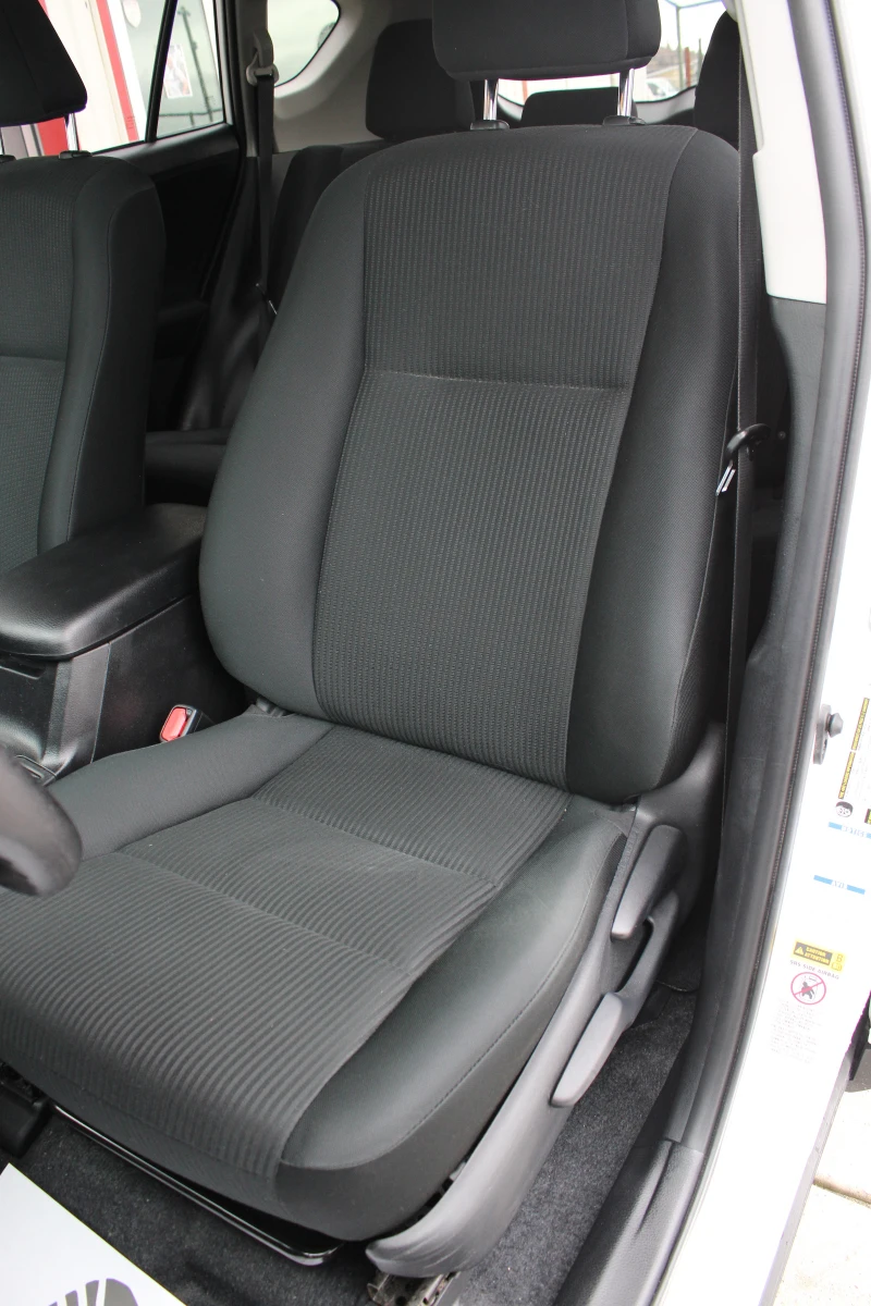 Toyota Rav4 2.5i LE AWD, снимка 9 - Автомобили и джипове - 52583335