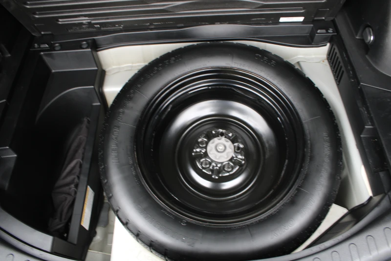 Toyota Rav4 2.5i LE AWD, снимка 17 - Автомобили и джипове - 52583335