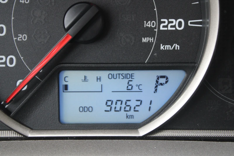 Toyota Rav4 2.5i LE AWD, снимка 11 - Автомобили и джипове - 52583335