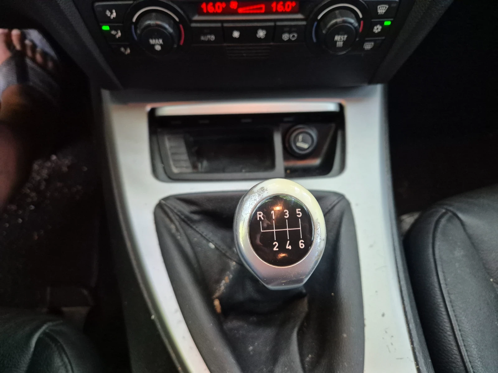 BMW 320 2.0 TDI 163 k.c, снимка 11 - Автомобили и джипове - 55406357