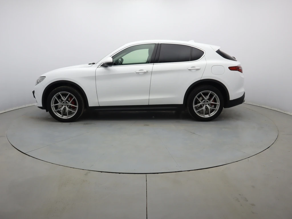 Alfa Romeo Stelvio  - изображение 5