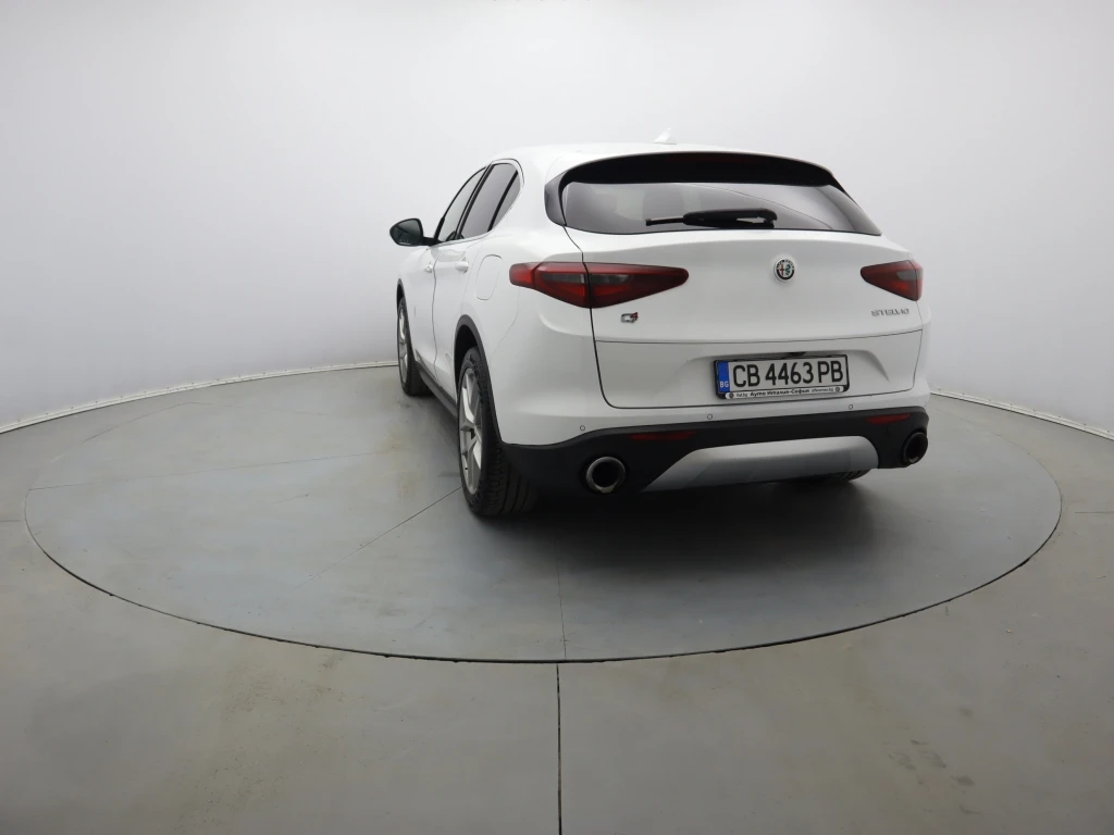 Alfa Romeo Stelvio  - изображение 9