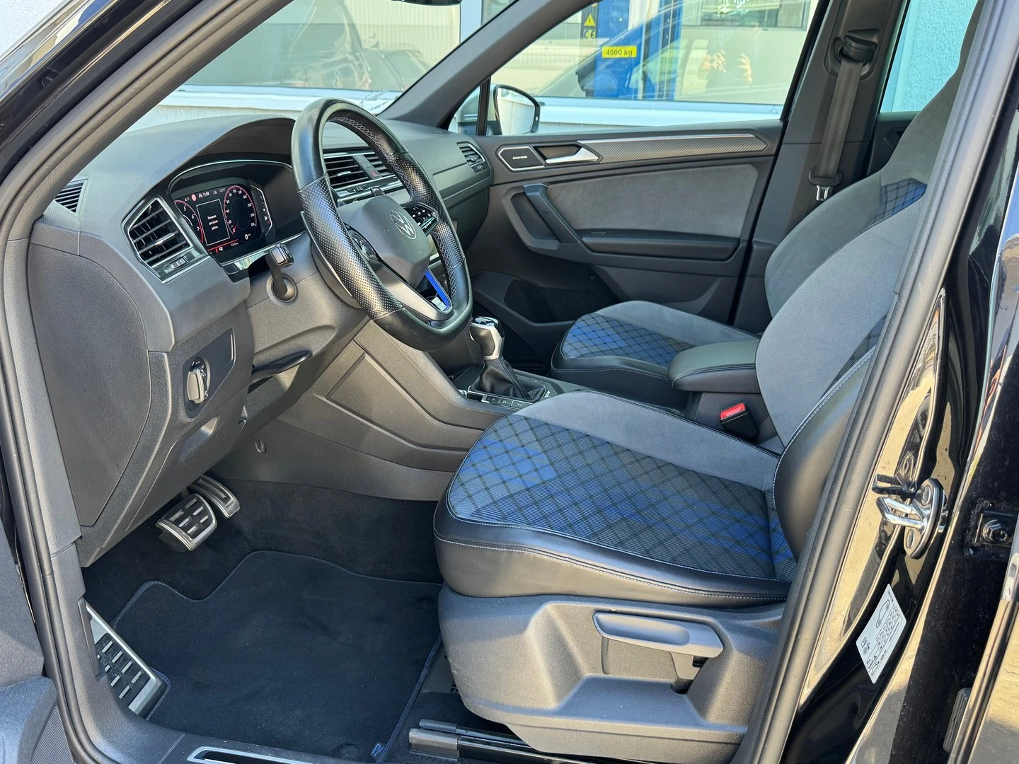 VW Tiguan R 2.0 TSI OPF 4MOTION | Mobile.bg — изображение 7