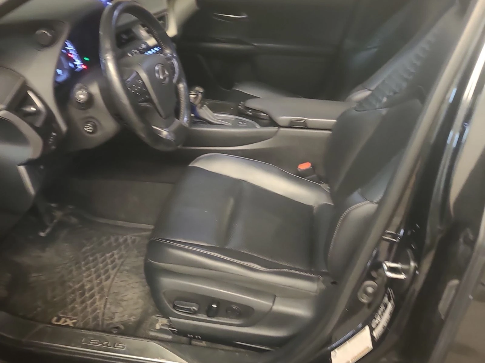 Lexus UX 250h CARFAX АВТО КРЕДИТ  - изображение 5