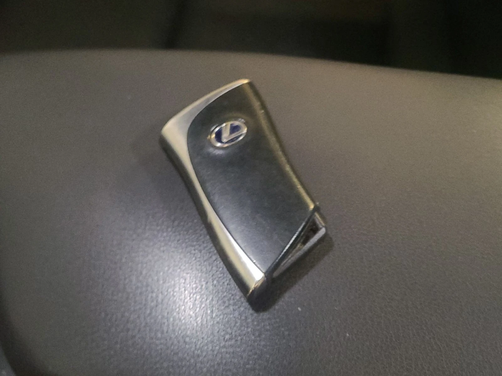 Lexus UX 250h CARFAX    | Mobile.bg   11