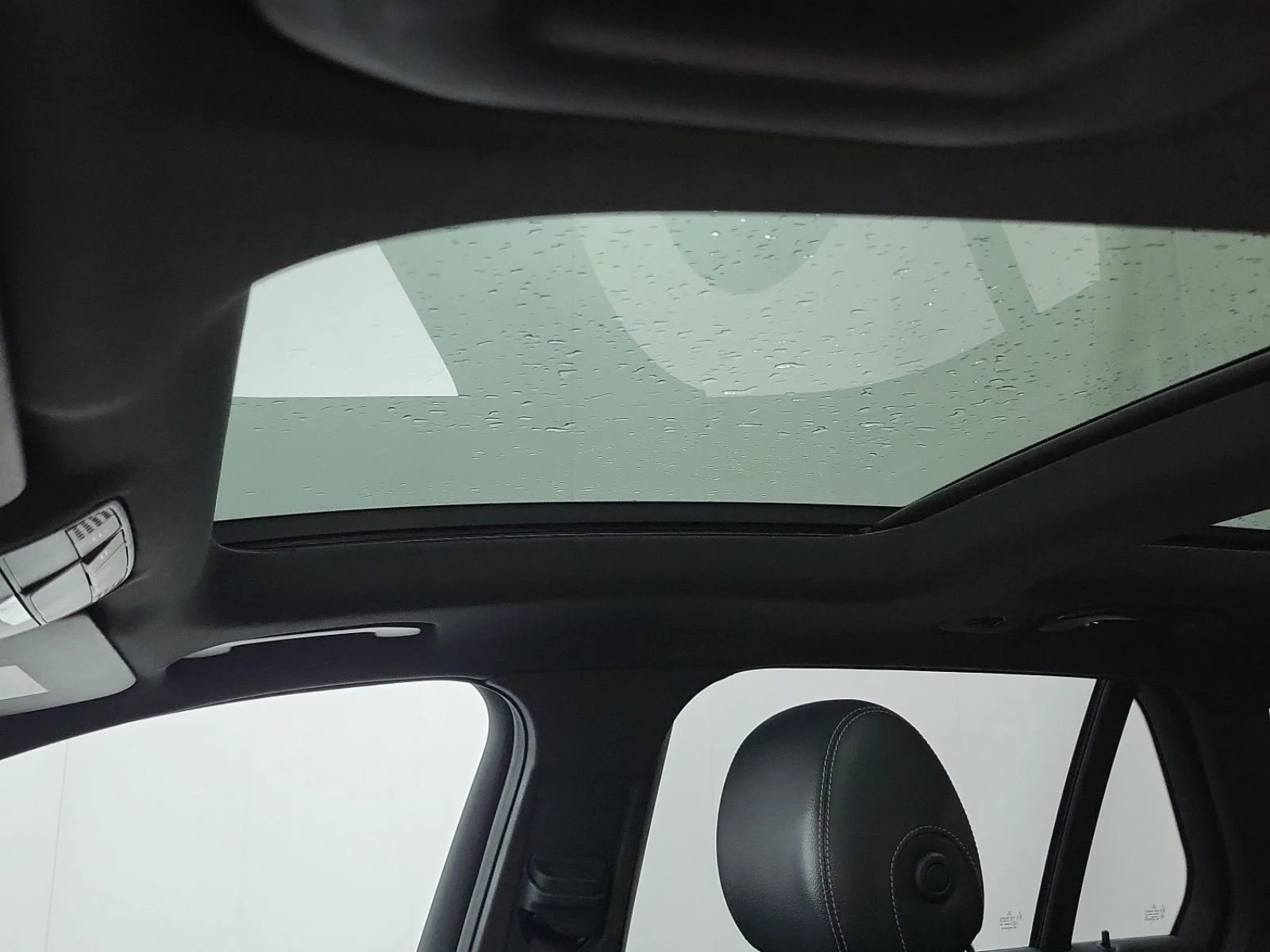 Mercedes-Benz GLC 300 С РЕГИСТРАЦИЯ & АВТО КРЕДИТ, снимка 13 - Автомобили и джипове - 53715533