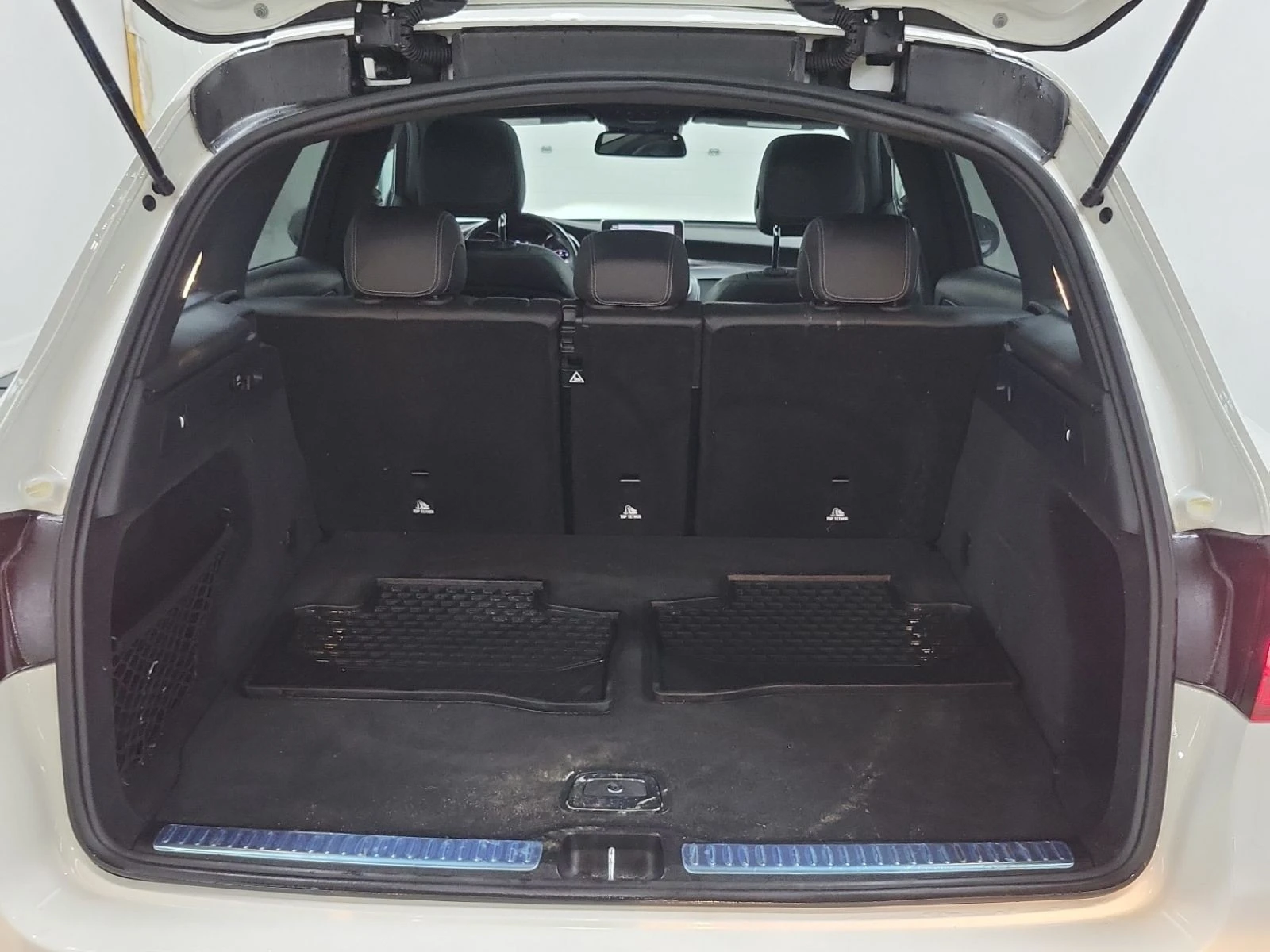 Mercedes-Benz GLC 300 С РЕГИСТРАЦИЯ & АВТО КРЕДИТ, снимка 14 - Автомобили и джипове - 53715533