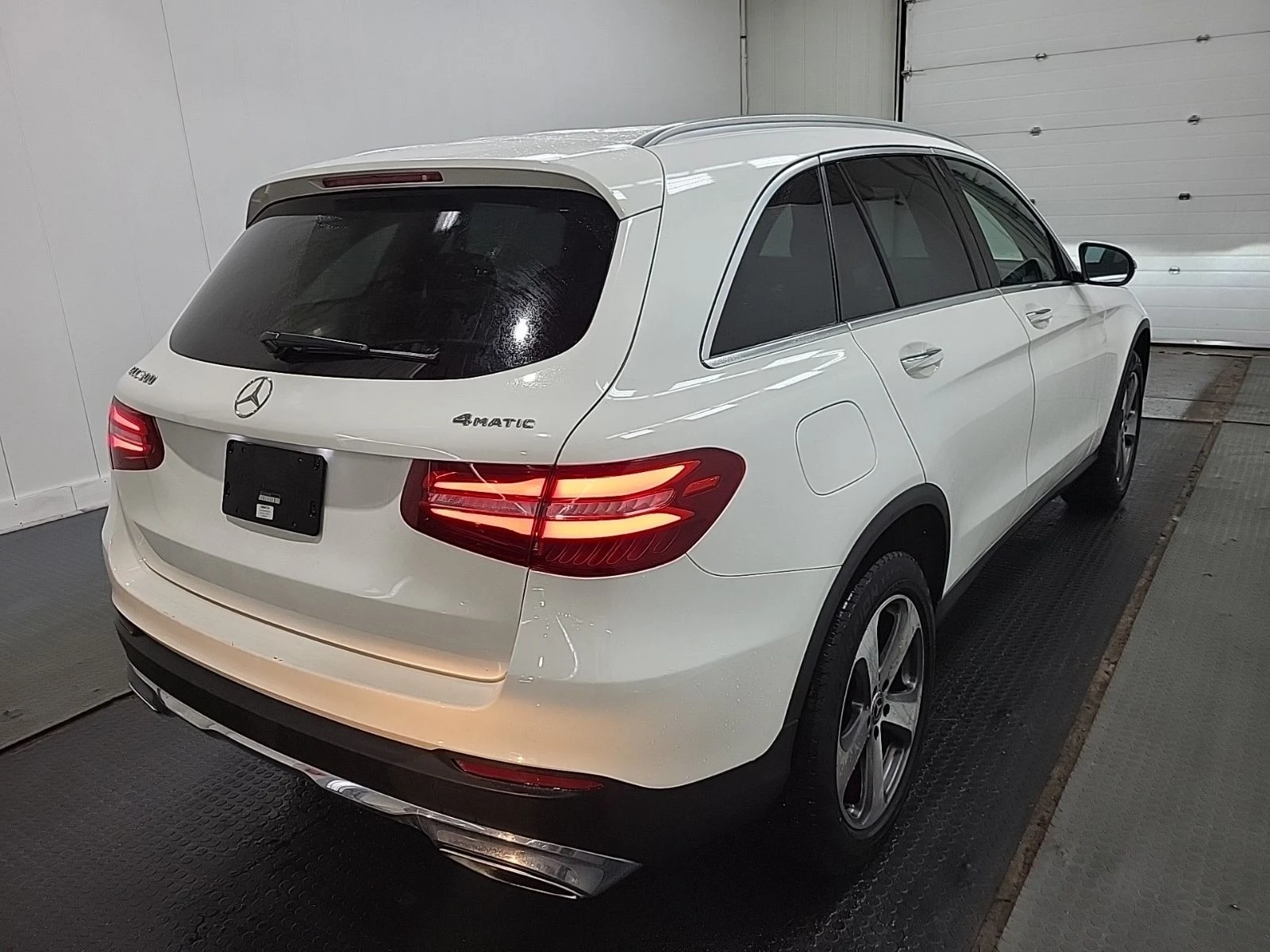 Mercedes-Benz GLC 300 С РЕГИСТРАЦИЯ & АВТО КРЕДИТ - изображение 3