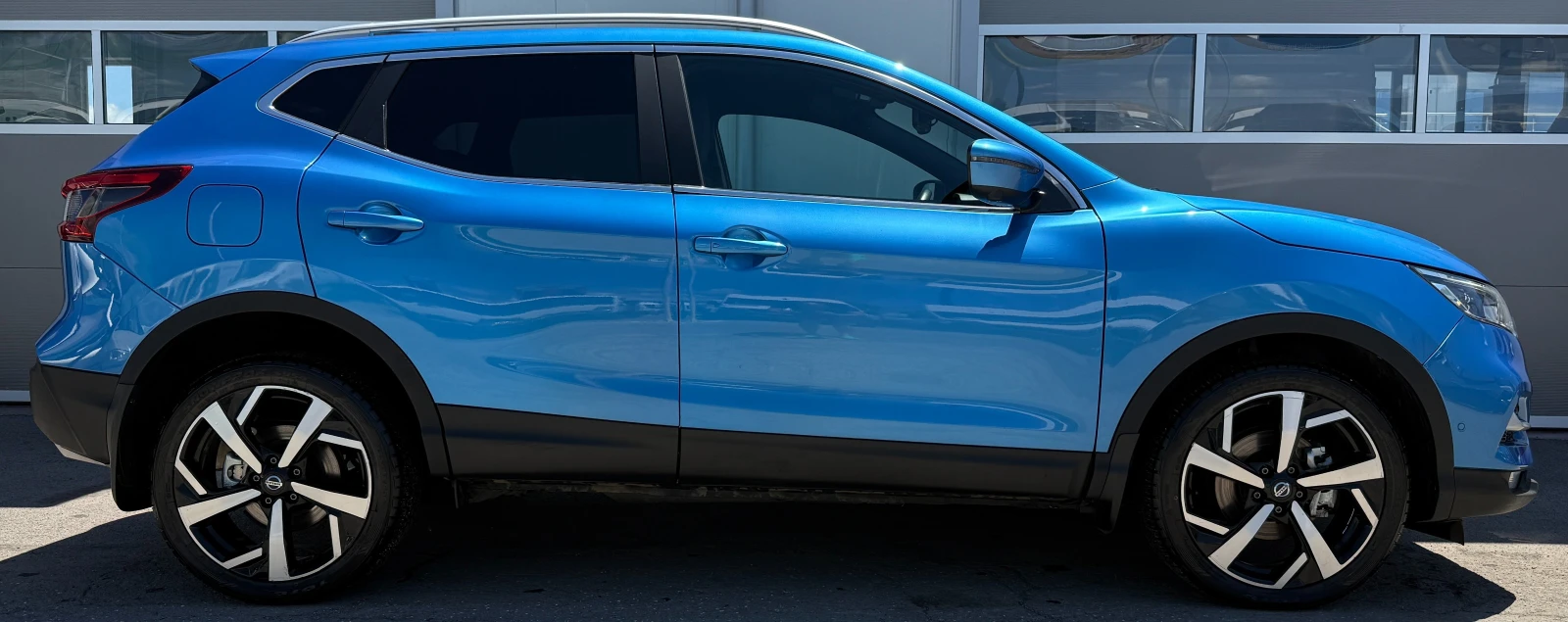 Nissan Qashqai 32467km 1.3DIG-T-159к.с-EURO 6-АВТОМАТИК, снимка 6 - Автомобили и джипове - 54960055