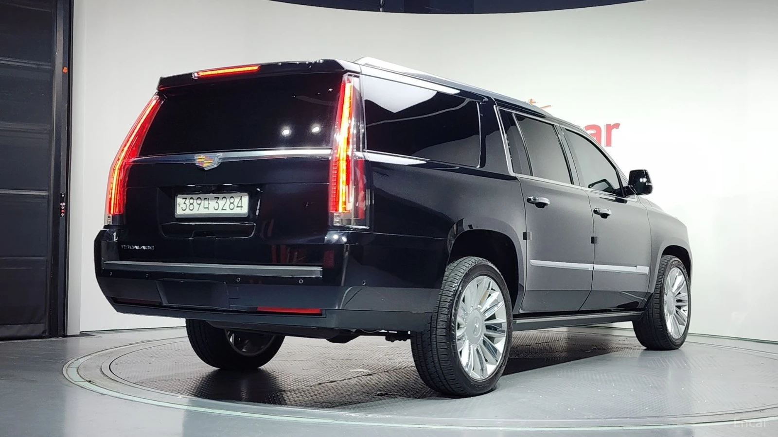 Cadillac Escalade 6.2 ESV* HUD* 360* МАСАЖИ* МОНИТОРИ, снимка 2 - Автомобили и джипове - 55436361