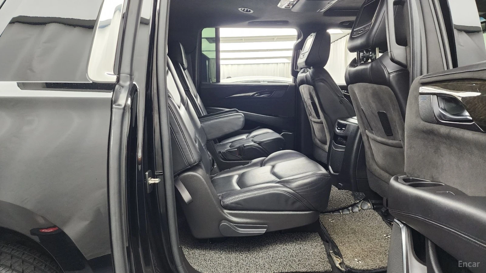 Cadillac Escalade 6.2 ESV* HUD* 360* МАСАЖИ* МОНИТОРИ, снимка 9 - Автомобили и джипове - 55436361