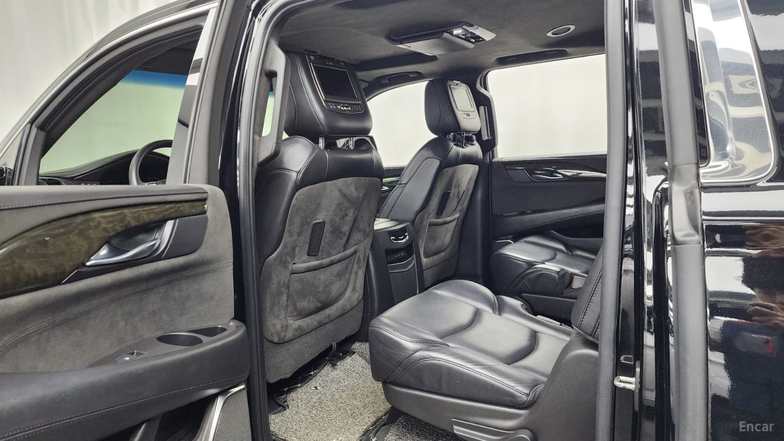 Cadillac Escalade 6.2 ESV* HUD* 360* МАСАЖИ* МОНИТОРИ, снимка 16 - Автомобили и джипове - 55436361