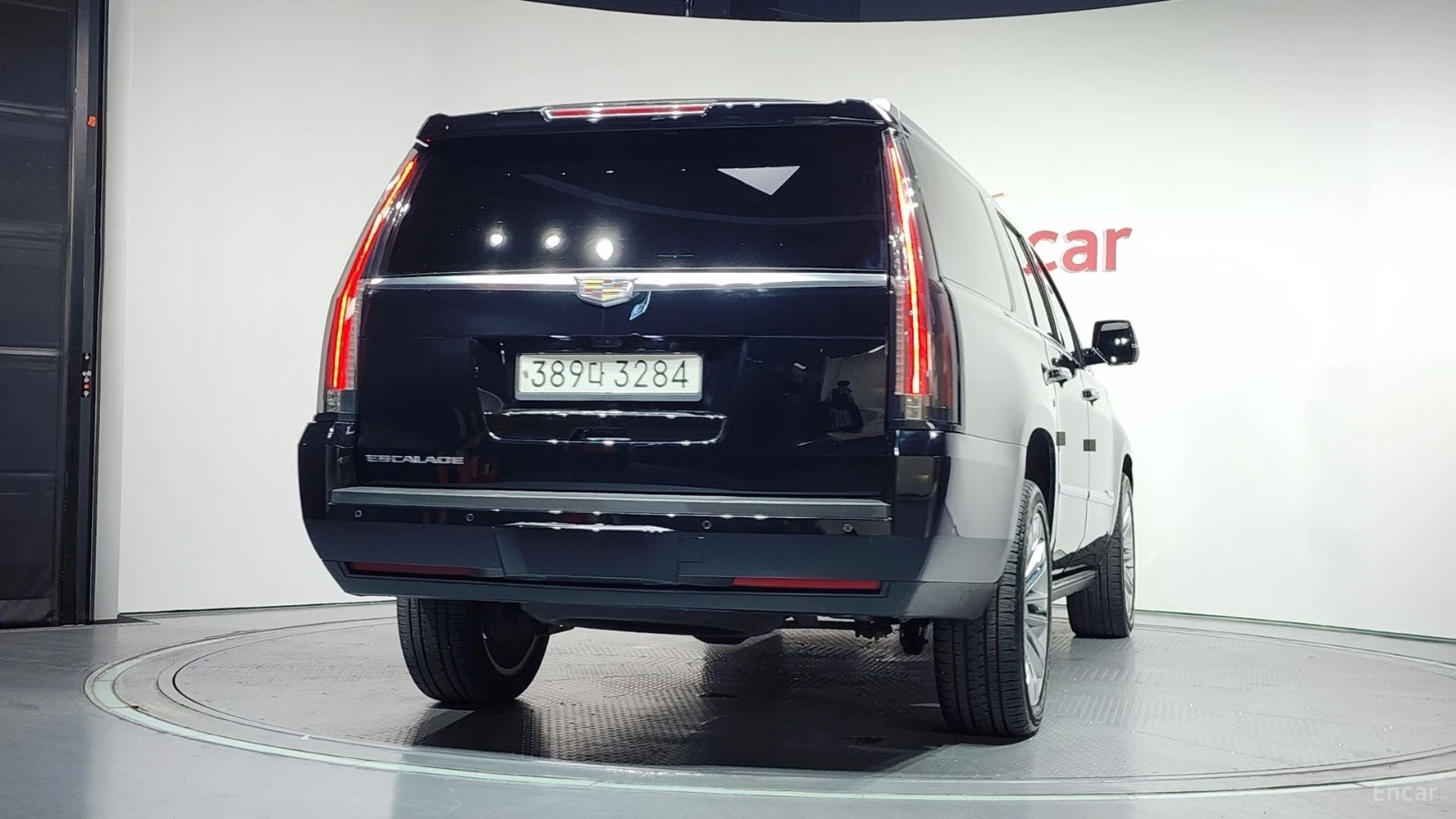 Cadillac Escalade 6.2 ESV* HUD* 360* МАСАЖИ* МОНИТОРИ, снимка 4 - Автомобили и джипове - 55436361