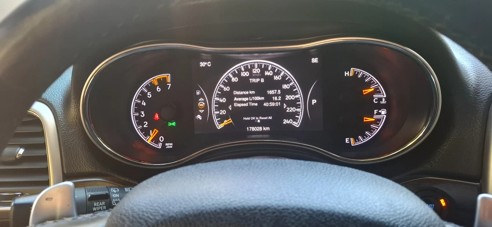 Jeep Grand cherokee LIMITED 5.7, снимка 9 - Автомобили и джипове - 55992356