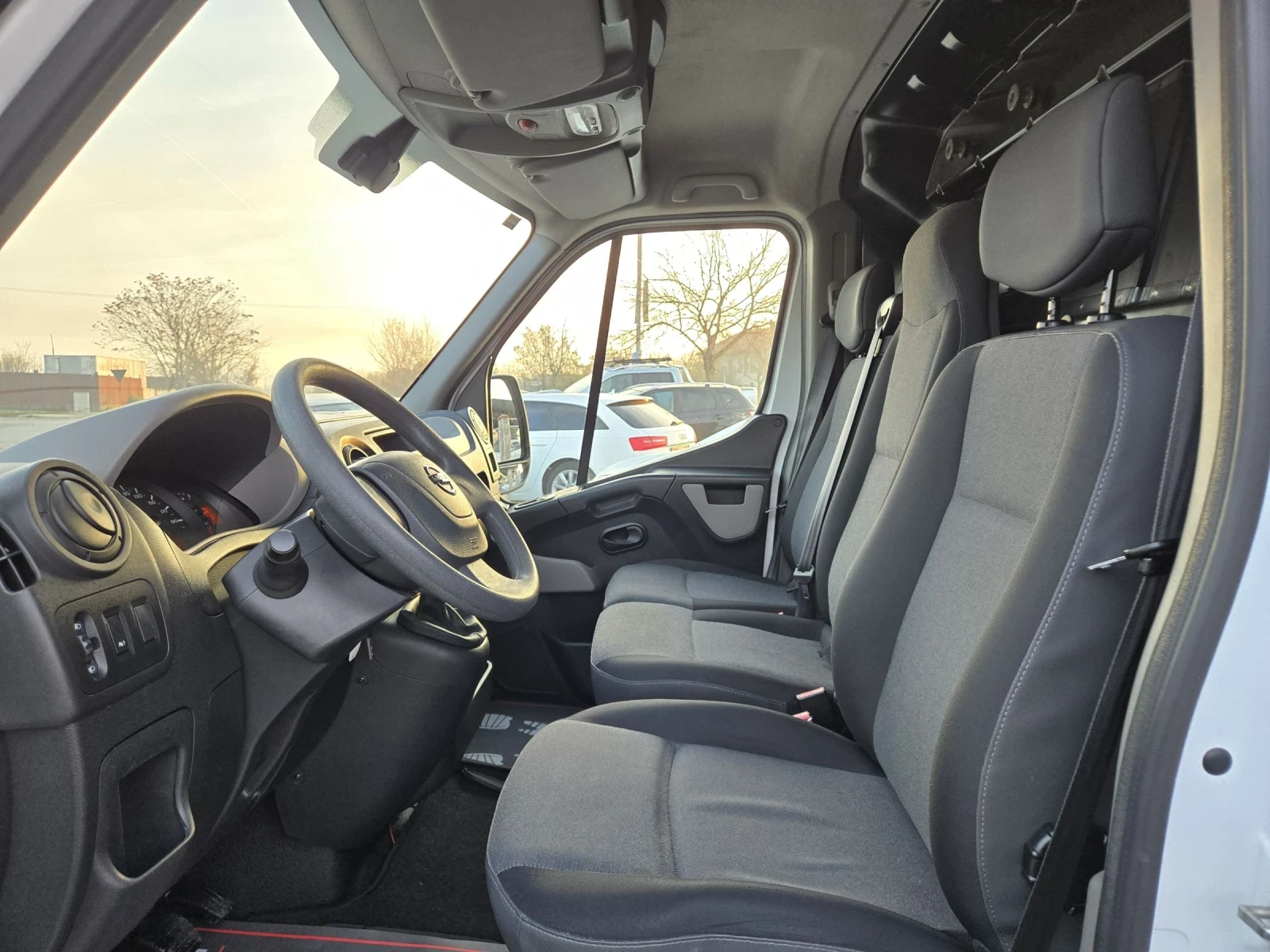 Nissan NV400 2.3DCI-131кс= 6ск= 188.000км= КЛИМАТИК= ПЕРФЕКТЕН - изображение 7