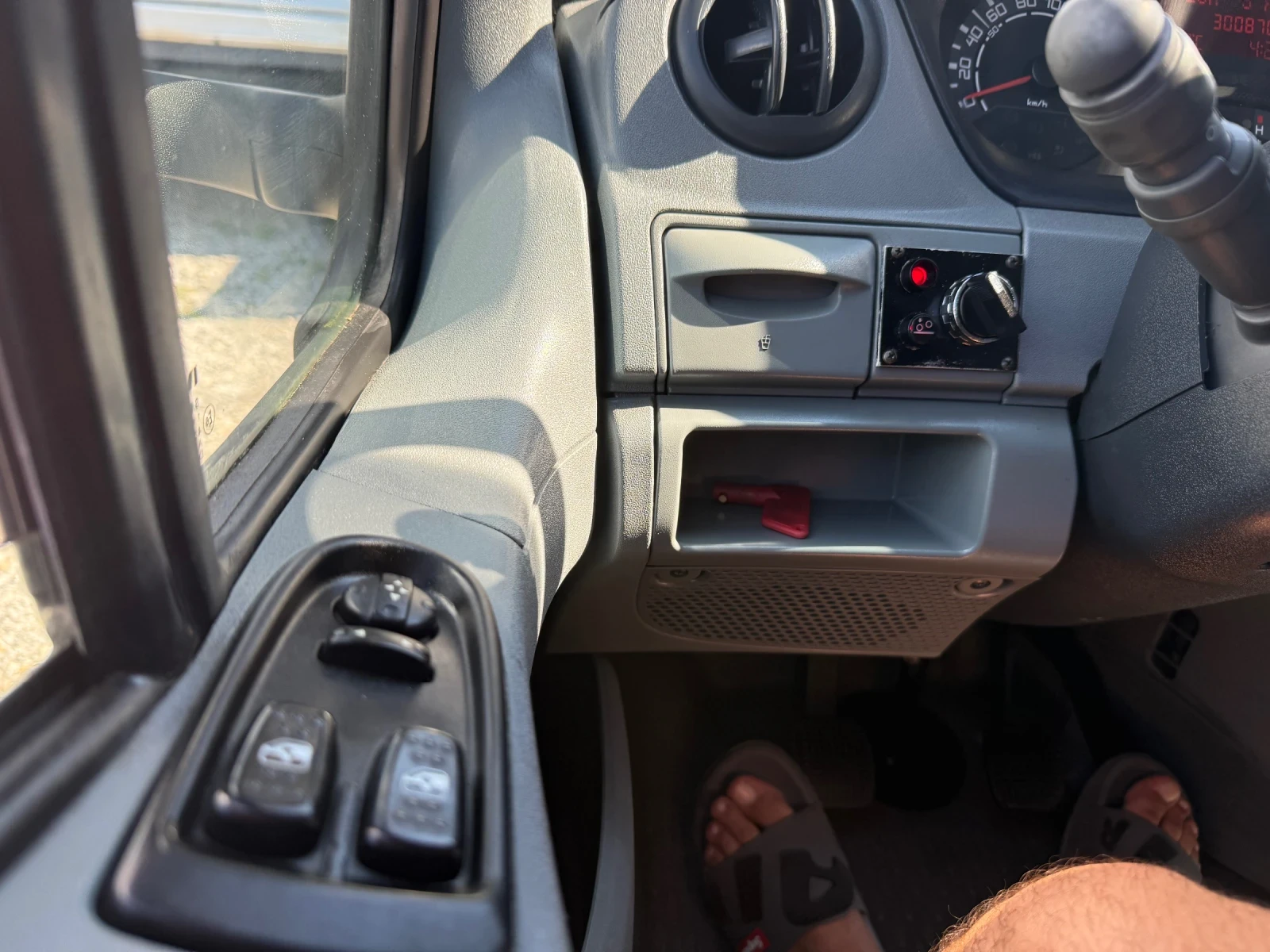 Iveco Daily 3.0, снимка 14 - Бусове и автобуси - 55282234