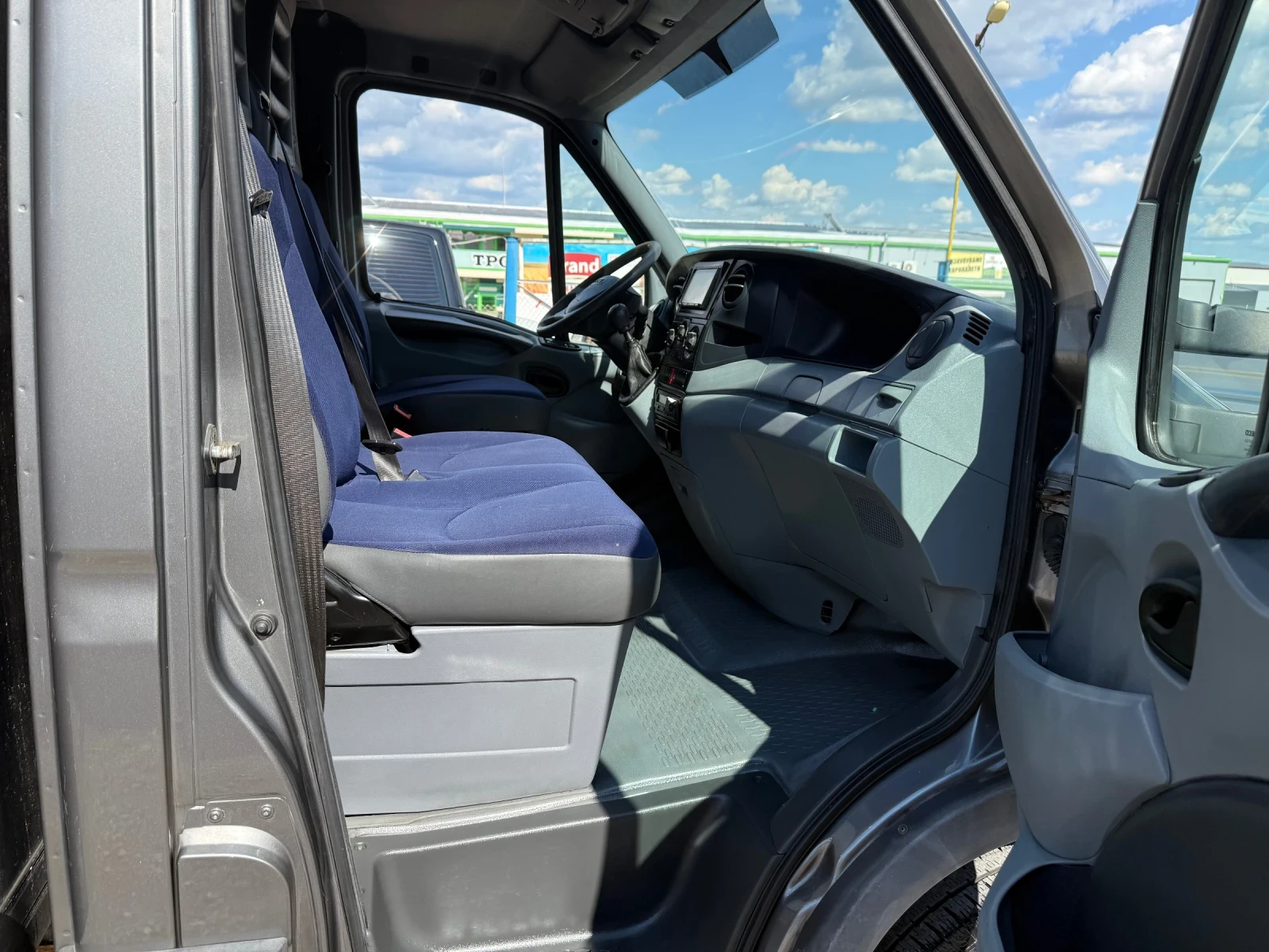Iveco Daily 3.0, снимка 9 - Бусове и автобуси - 55282234