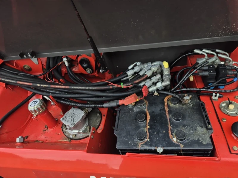 Телескопичен товарач Manitou MLT 627 Turbo, снимка 9 - Селскостопанска техника - 52712757