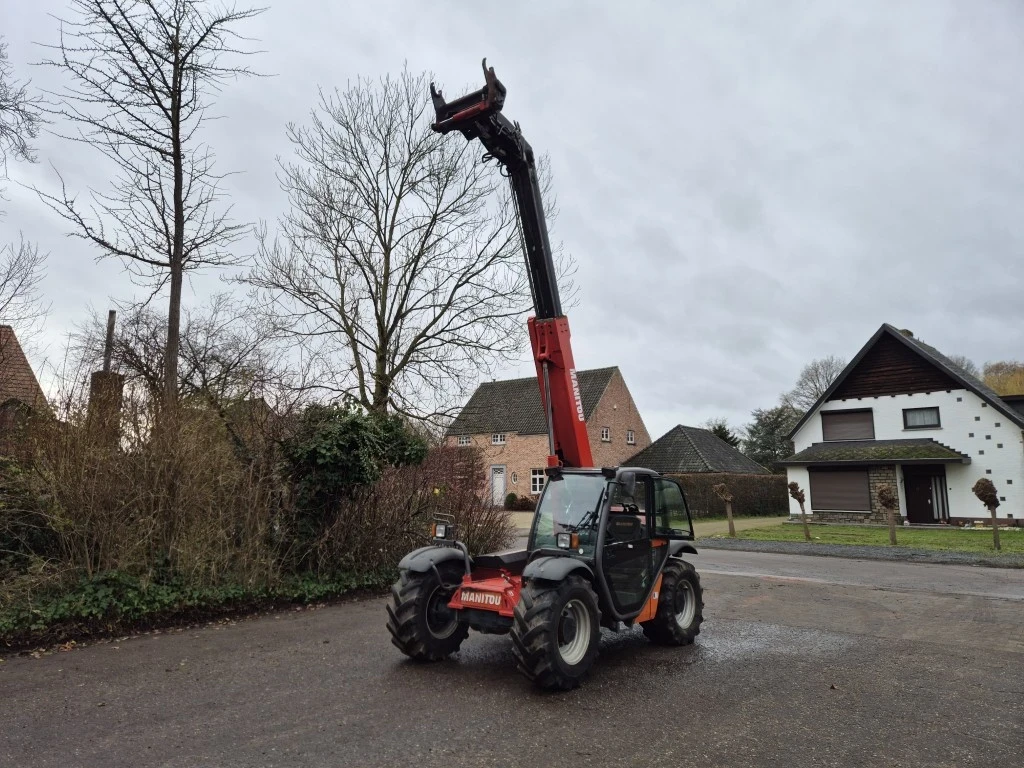 Телескопичен товарач Manitou MLT 627 Turbo, снимка 1