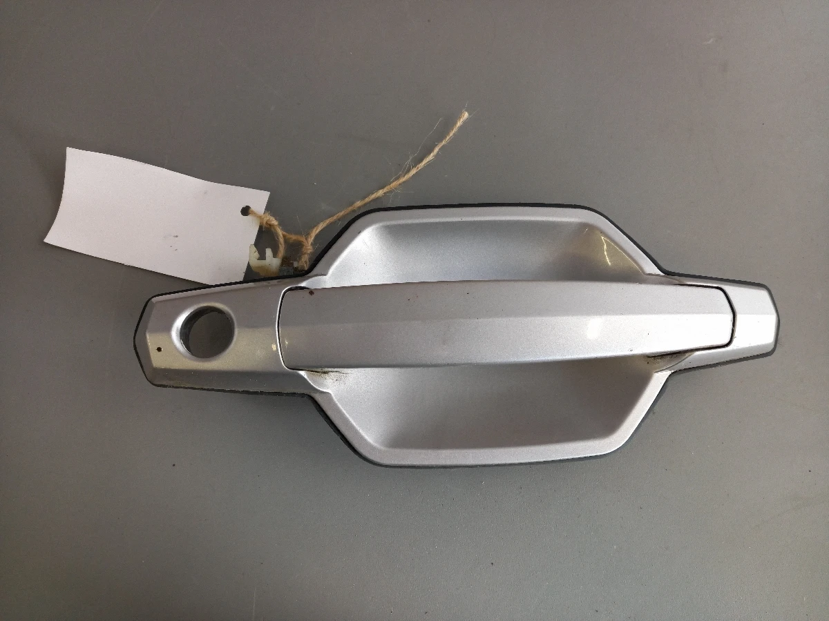 Дръжка врата предна дясна външна Хюндай Теракан 