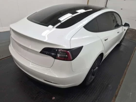 Tesla Model 3 * LONG RANGE * ПОДГРЕВИ * ПАНО * KEYLESS * CARFAX, снимка 3