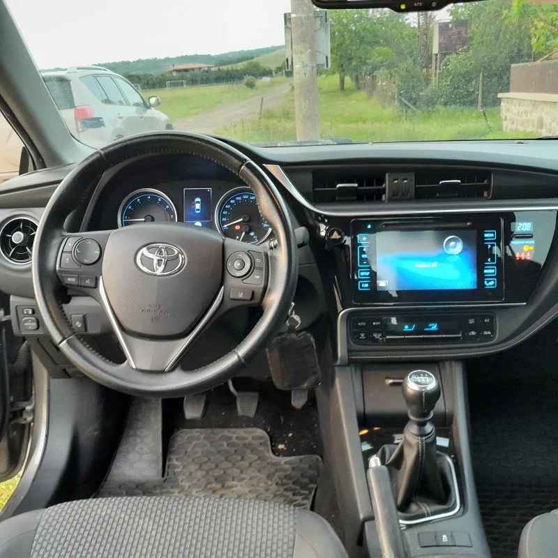 Toyota Corolla, снимка 8 - Автомобили и джипове - 47182240