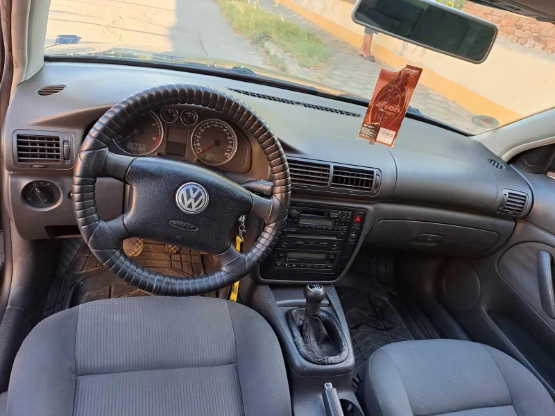 VW Passat, снимка 6 - Автомобили и джипове - 47931571