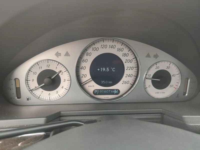 Mercedes-Benz E 320 320cdi 204cv, снимка 16 - Автомобили и джипове - 52771194